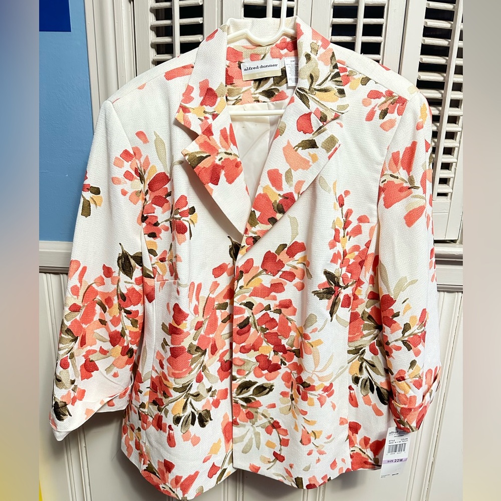 NEW!  Women’s Alfred Dunner jacket